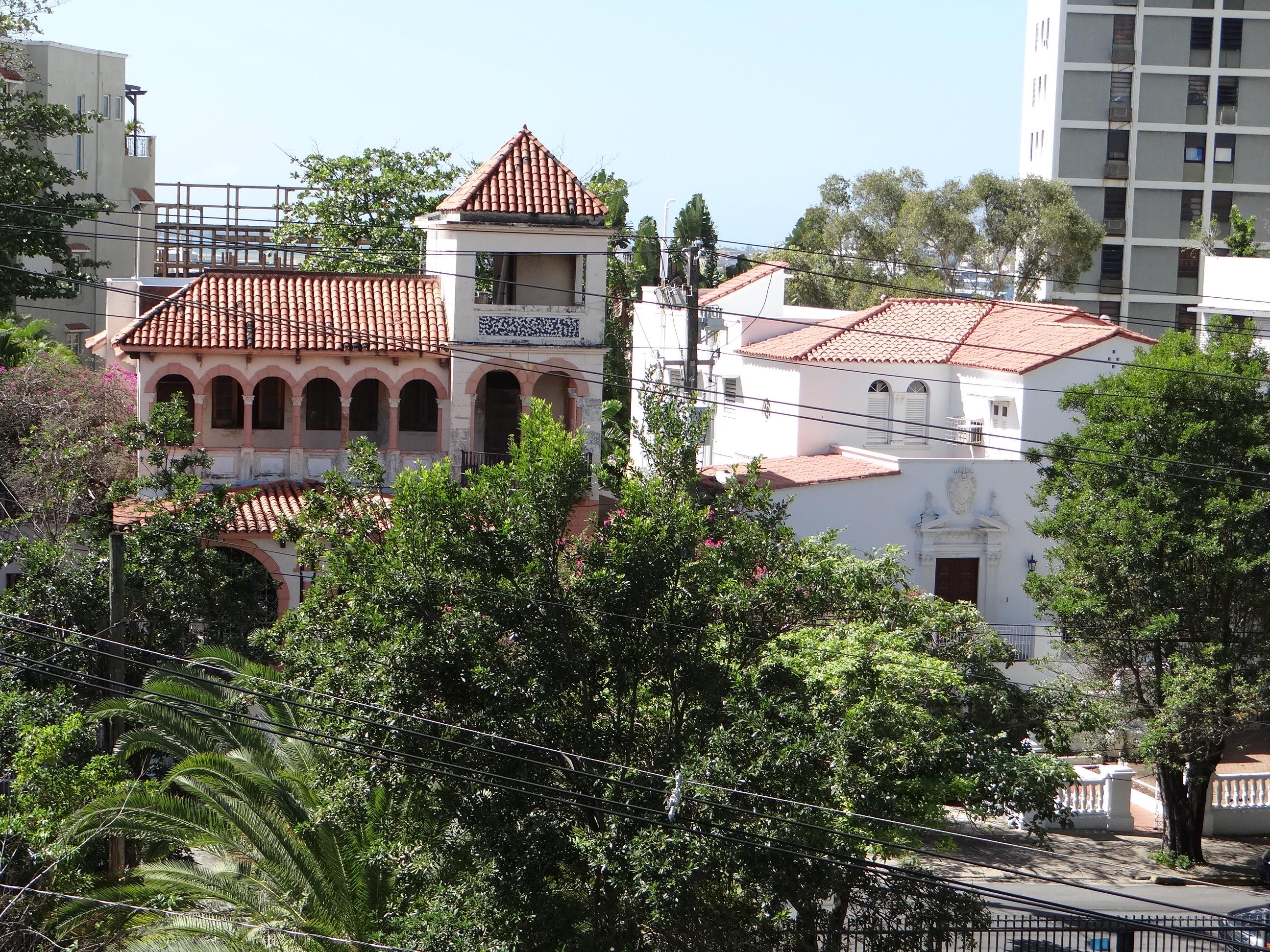 Casa La Giralda - Avenida Miramar, esquina calle Marti 651 - San Juan (Miramar) - 2014 00019